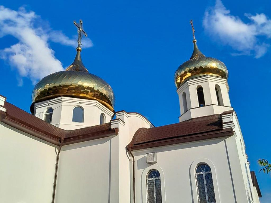 Вечірнє богослужіння напередодні свята первоверховних апостолів Петра та Павла (ФОТО) | Фото 2
