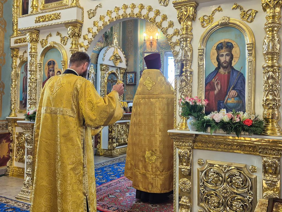 Неділя 1-а після П'ятидесятниці (Вечірнє богослужіння, ФОТО) | Фото 13