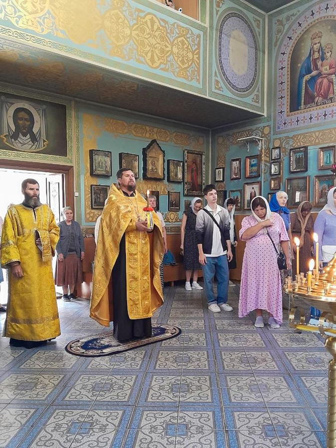 Вечірнє богослужіння напередодні свята первоверховних апостолів Петра та Павла (ФОТО) | Фото 9