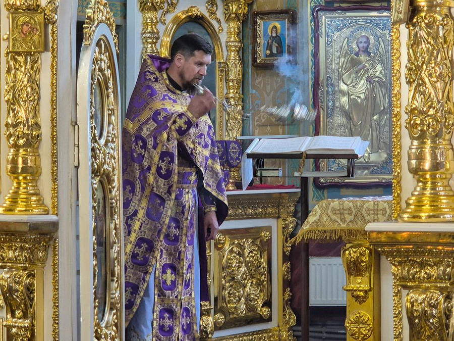 Винесення Чесних Древ Животворящого Хреста Господнього (Вечірнє богослужіння, ФОТО) | Фото 5