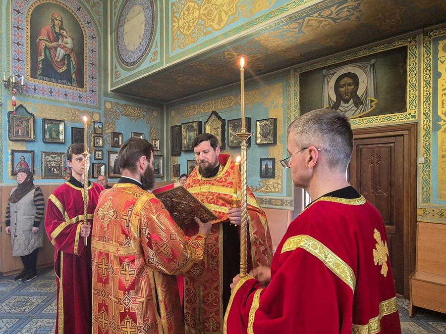 Неділя 4-а після Пасхи (Вечірнє богослужіння, ФОТО) | Фото 16