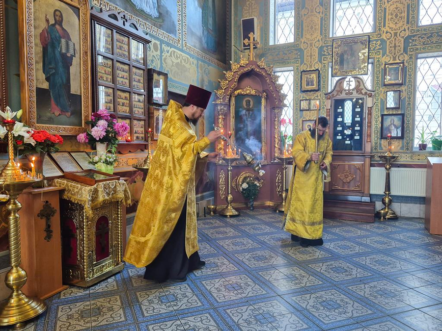 Неділя 1-а після П'ятидесятниці (Вечірнє богослужіння, ФОТО) | Фото 4