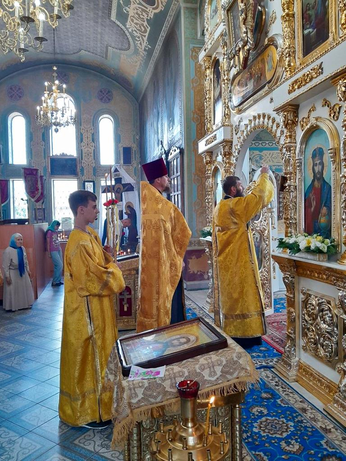 Вечірнє богослужіння напередодні свята первоверховних апостолів Петра та Павла (ФОТО) | Фото 8