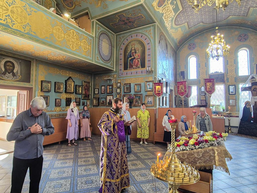 Винесення Чесних Древ Животворящого Хреста Господнього (Вечірнє богослужіння, ФОТО) | Фото 11