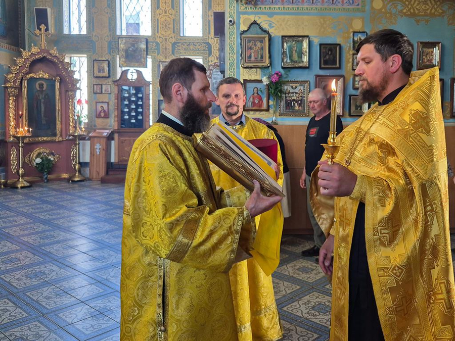Неділя 1-а після П'ятидесятниці (Вечірнє богослужіння, ФОТО) | Фото 9