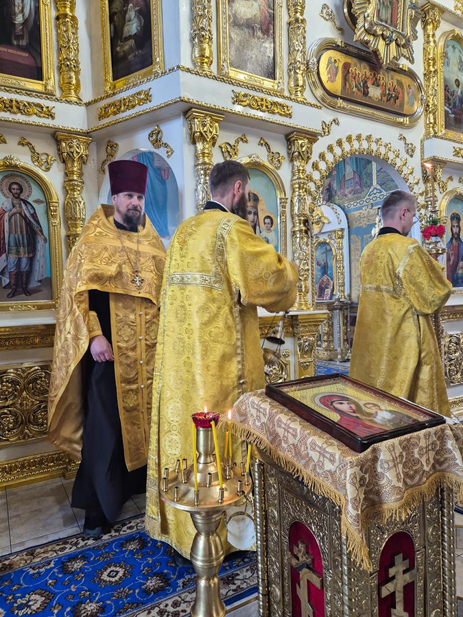Перенесення мощей святителя і чудотворця Миколая з Мир Лікійських у Бар (Вечірнє богослужіння, ФОТО) | Фото 2