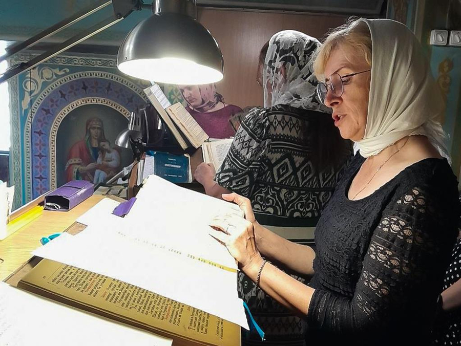 Вечірнє богослужіння напередодні свята первоверховних апостолів Петра та Павла (ФОТО) | Фото 19