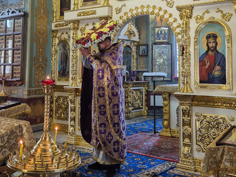 Винесення Чесних Древ Животворящого Хреста Господнього (Вечірнє богослужіння, ФОТО) | Фото 7