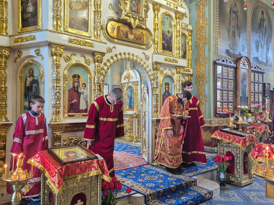 Неділя 4-а після Пасхи (Вечірнє богослужіння, ФОТО) | Фото 17