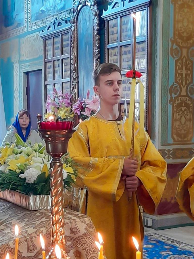 Вечірнє богослужіння напередодні свята первоверховних апостолів Петра та Павла (ФОТО) | Фото 11