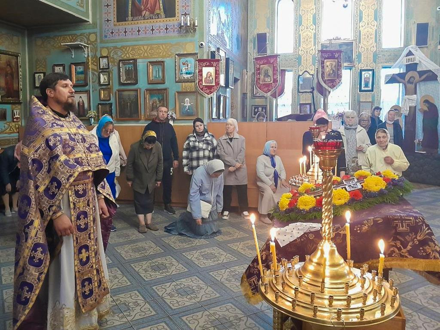 Воздвиження Чесного і Животворящого Хреста Господнього (Вечірнє богослужіння, ФОТО) | Фото 17