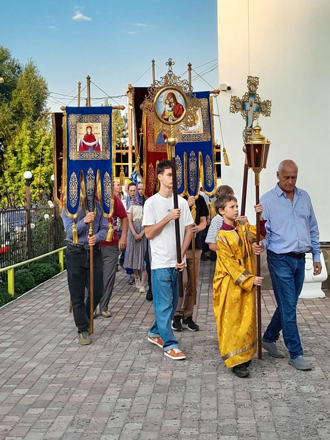 Вечірня свята Успіння Пресвятої Богородиці (ФОТО) | Фото 23