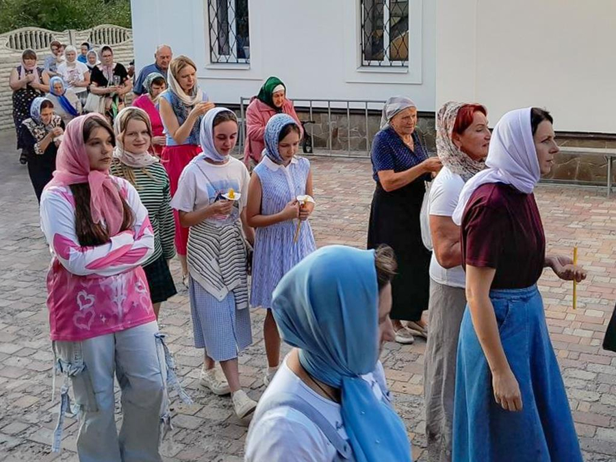 Вечірня свята Успіння Пресвятої Богородиці (ФОТО) | Фото 22