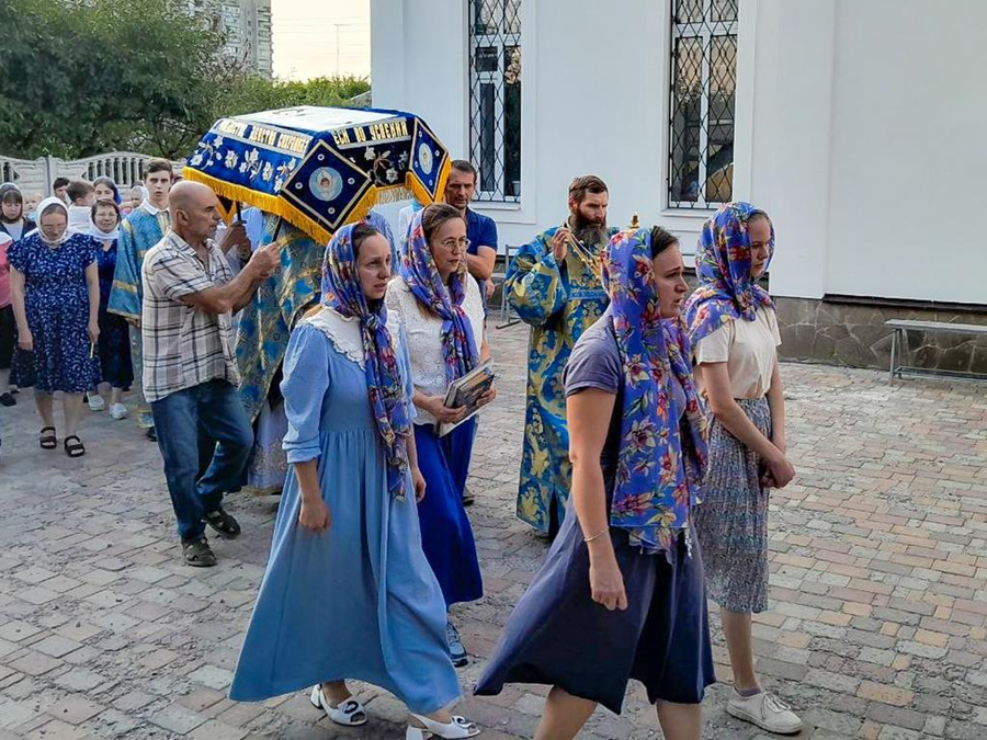 Вечірня свята Успіння Пресвятої Богородиці (ФОТО) | Фото 18
