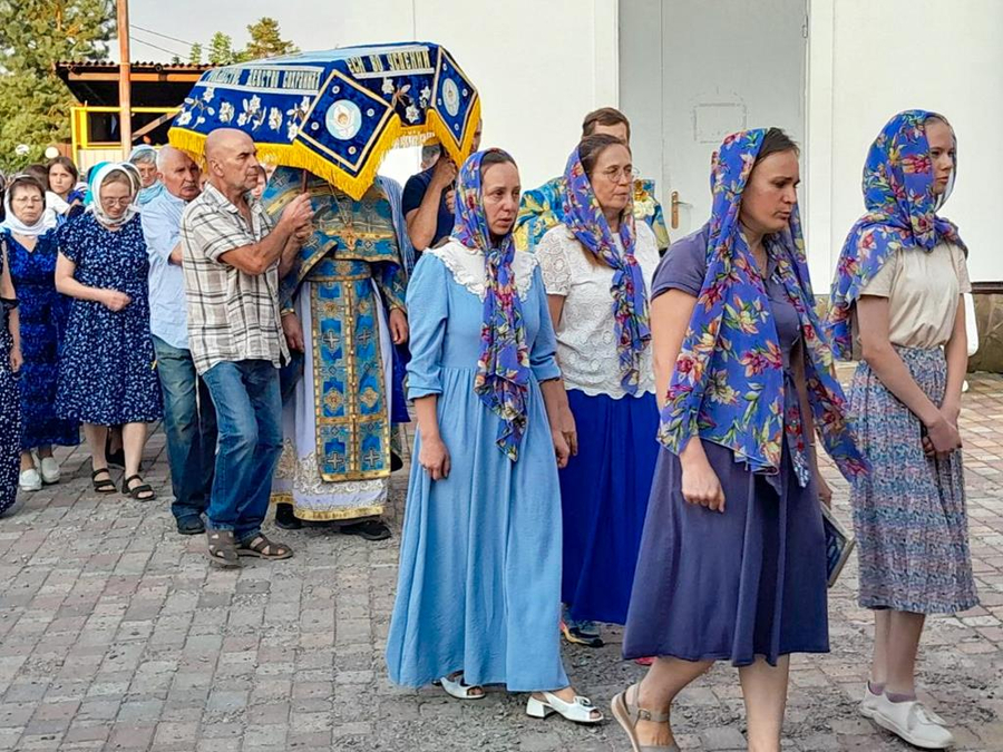 Вечірня свята Успіння Пресвятої Богородиці (ФОТО) | Фото 24