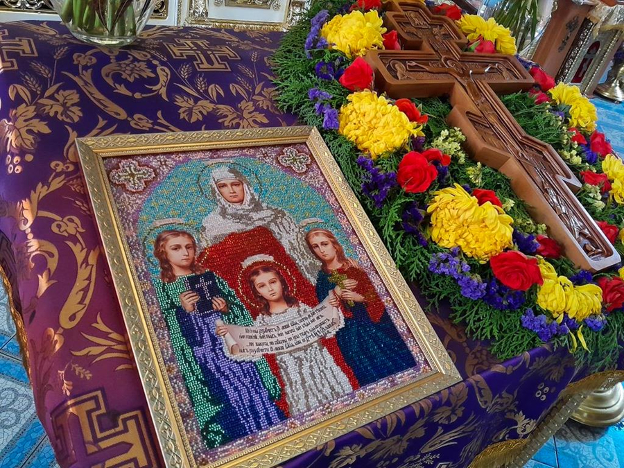 Молебень в день пам'яти святих мучениць Віри, Надії, Любові та матері їхньої Софії (ФОТО) | Фото 2