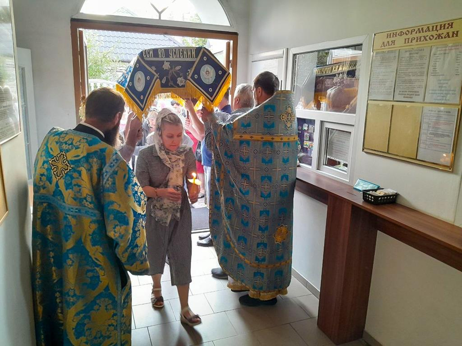 Вечірня свята Успіння Пресвятої Богородиці (ФОТО) | Фото 28