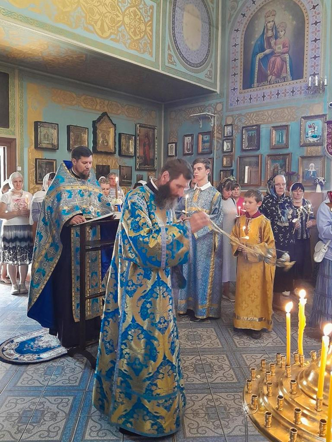 Вечірня свята Успіння Пресвятої Богородиці (ФОТО) | Фото 3