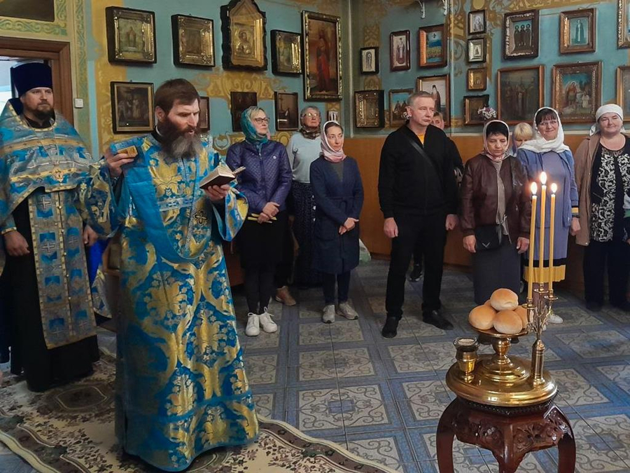 Покров Пресвятої Владичиці нашої Богородиці і Приснодіви Марії (Вечірнє богослужіння, ФОТО) | Фото 9