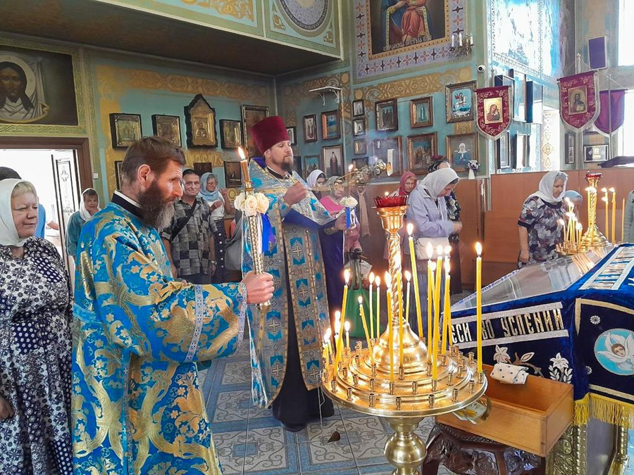 Вечірня свята Успіння Пресвятої Богородиці (ФОТО) | Фото 2