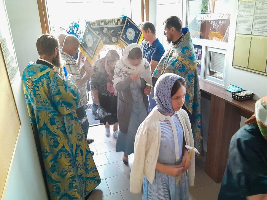 Вечірня свята Успіння Пресвятої Богородиці (ФОТО) | Фото 30